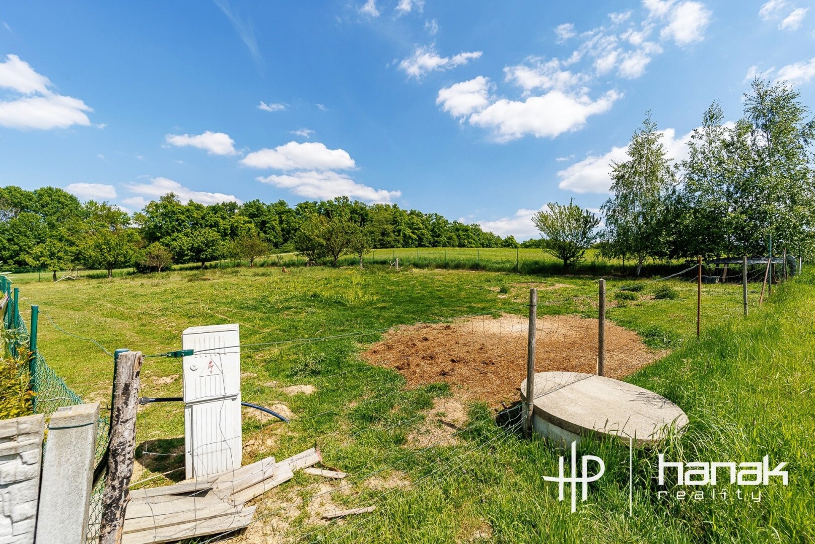 Pozemky pro bydlení, 1 208 m²
