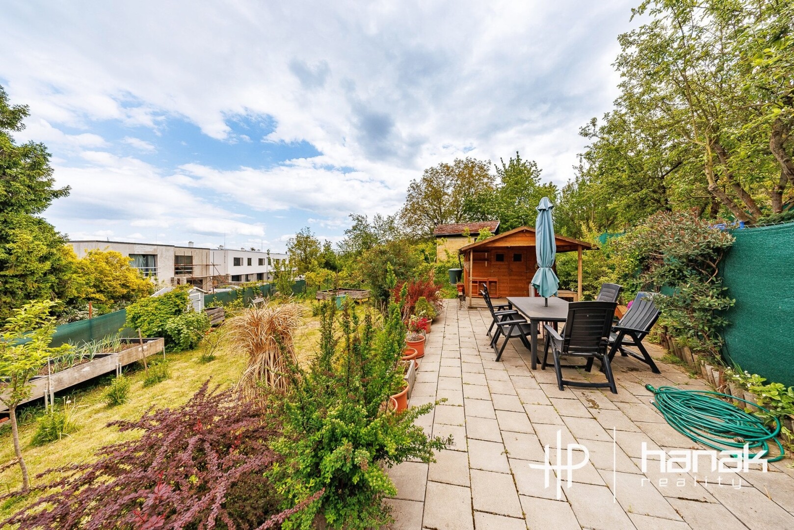 Zahrady 350 m²
