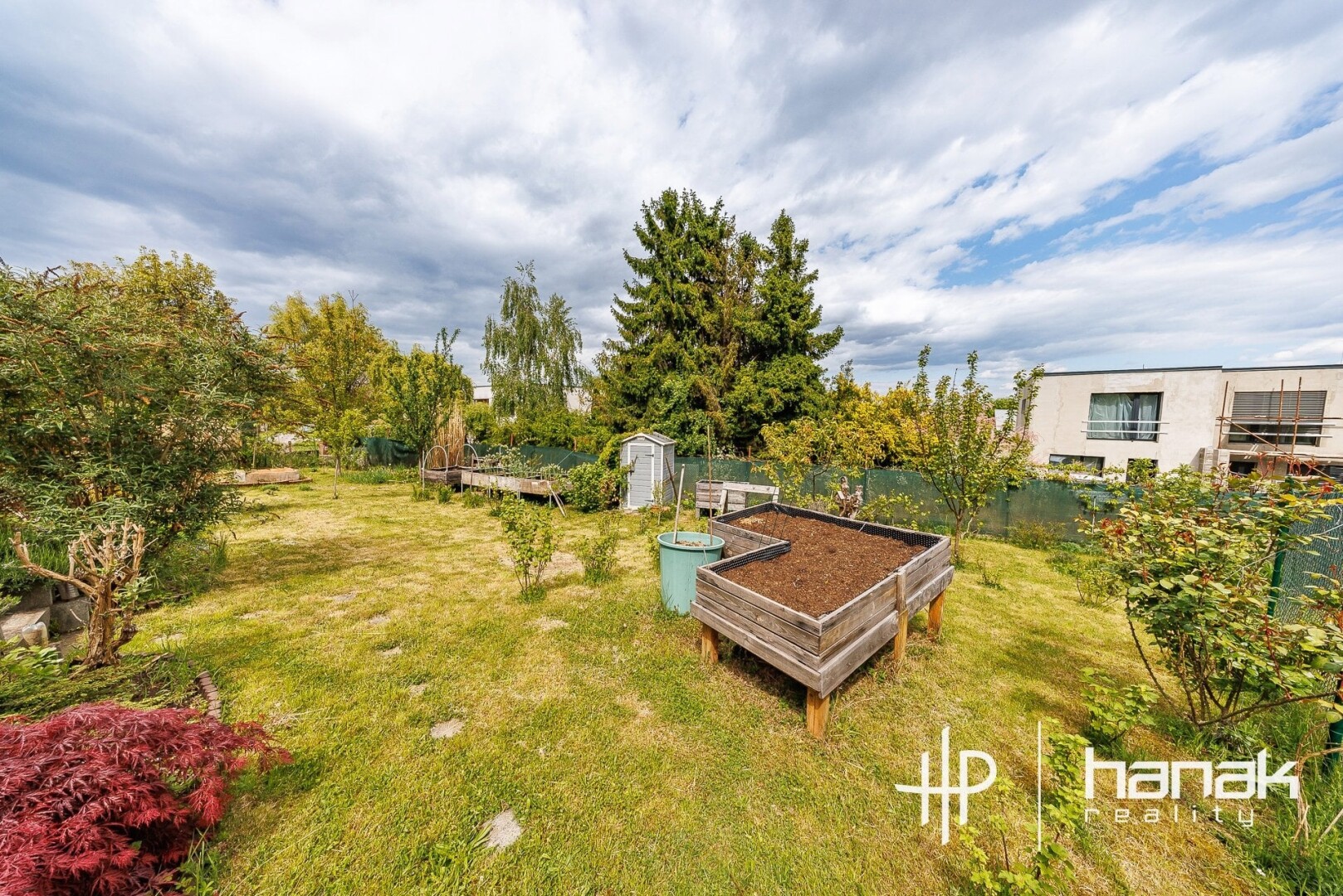 Zahrady 350 m²
