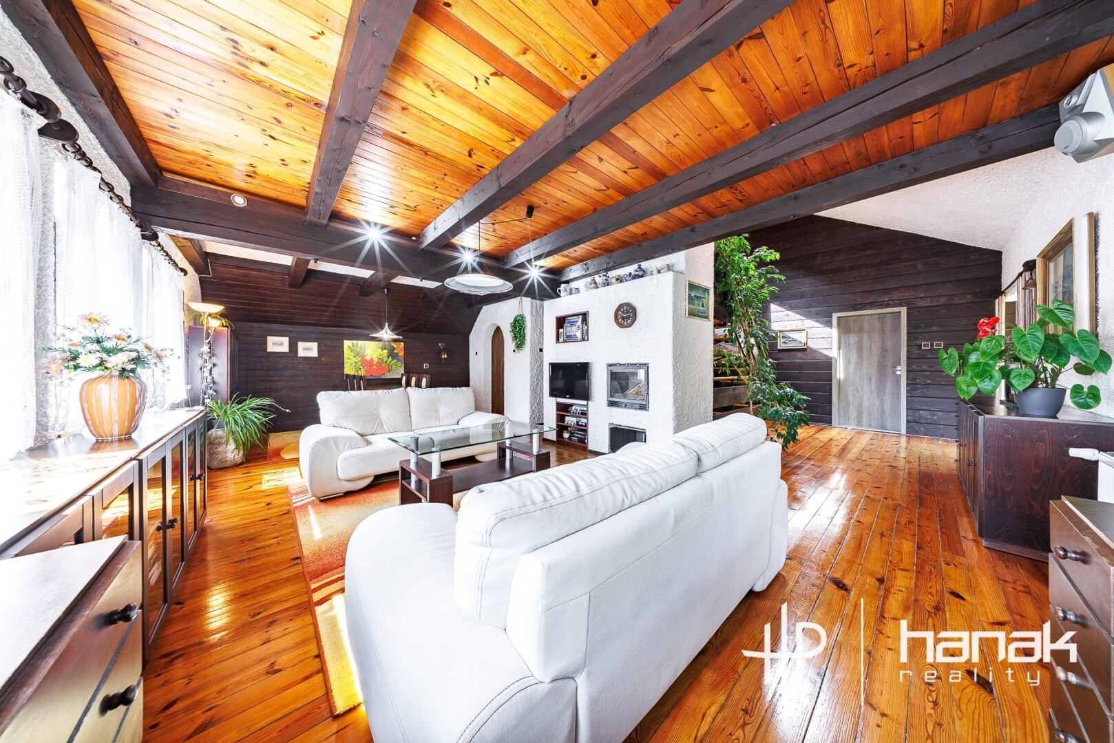 Rodinného domu 5+1, 277 m², pozemek 3924 m²
