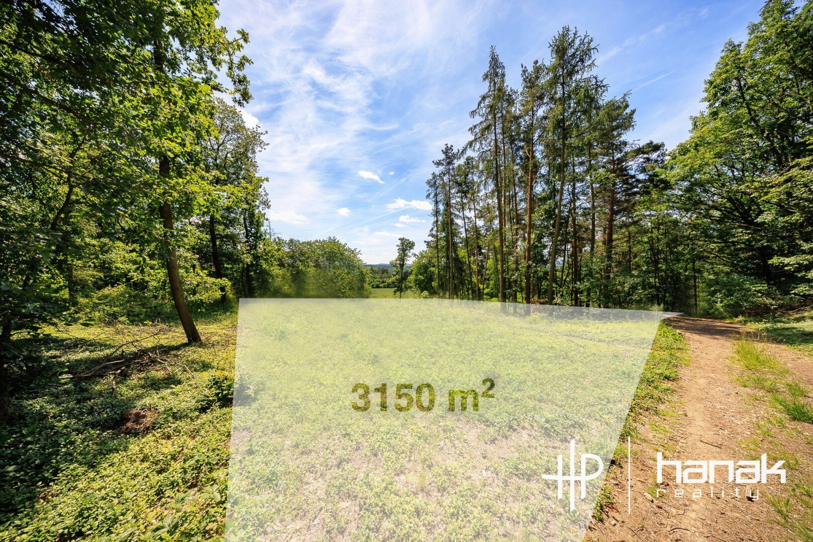 Rozlehlý pozemek pro rodinnou rekreaci (3 150 m²) v malebné obci