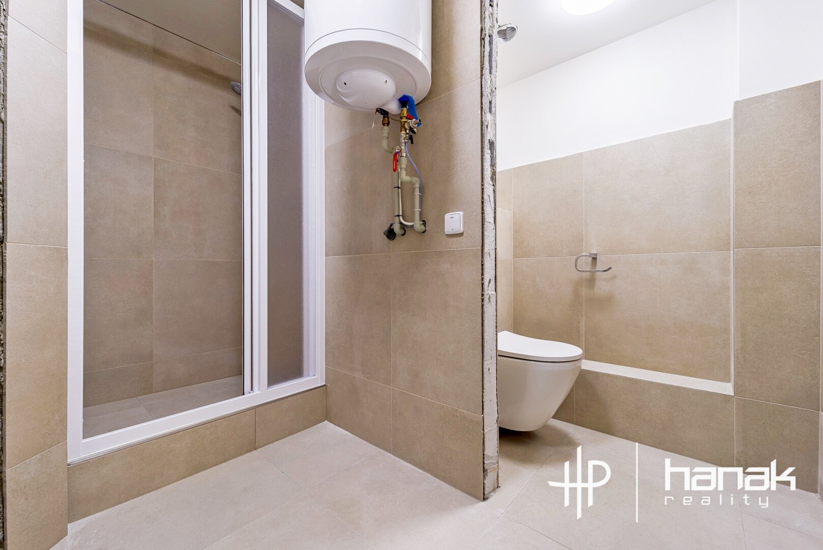 Komerční nemovitosti 30 m²