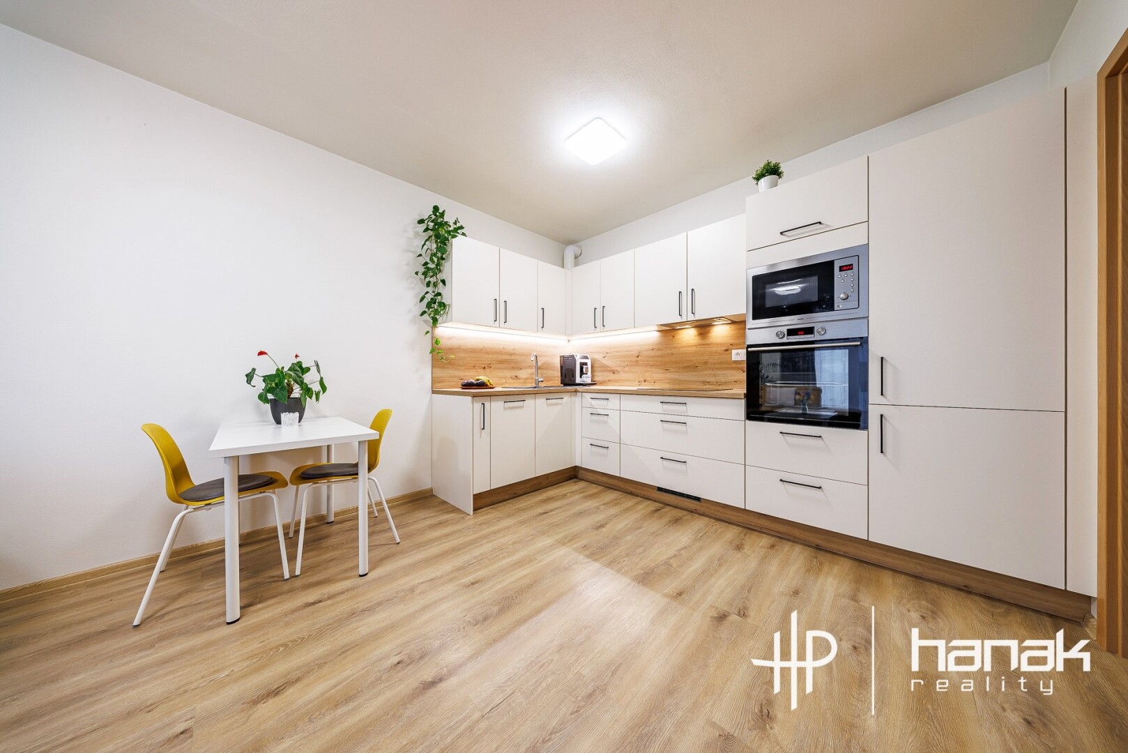 Bytu 2+kk, 55 m² - Pionýrů